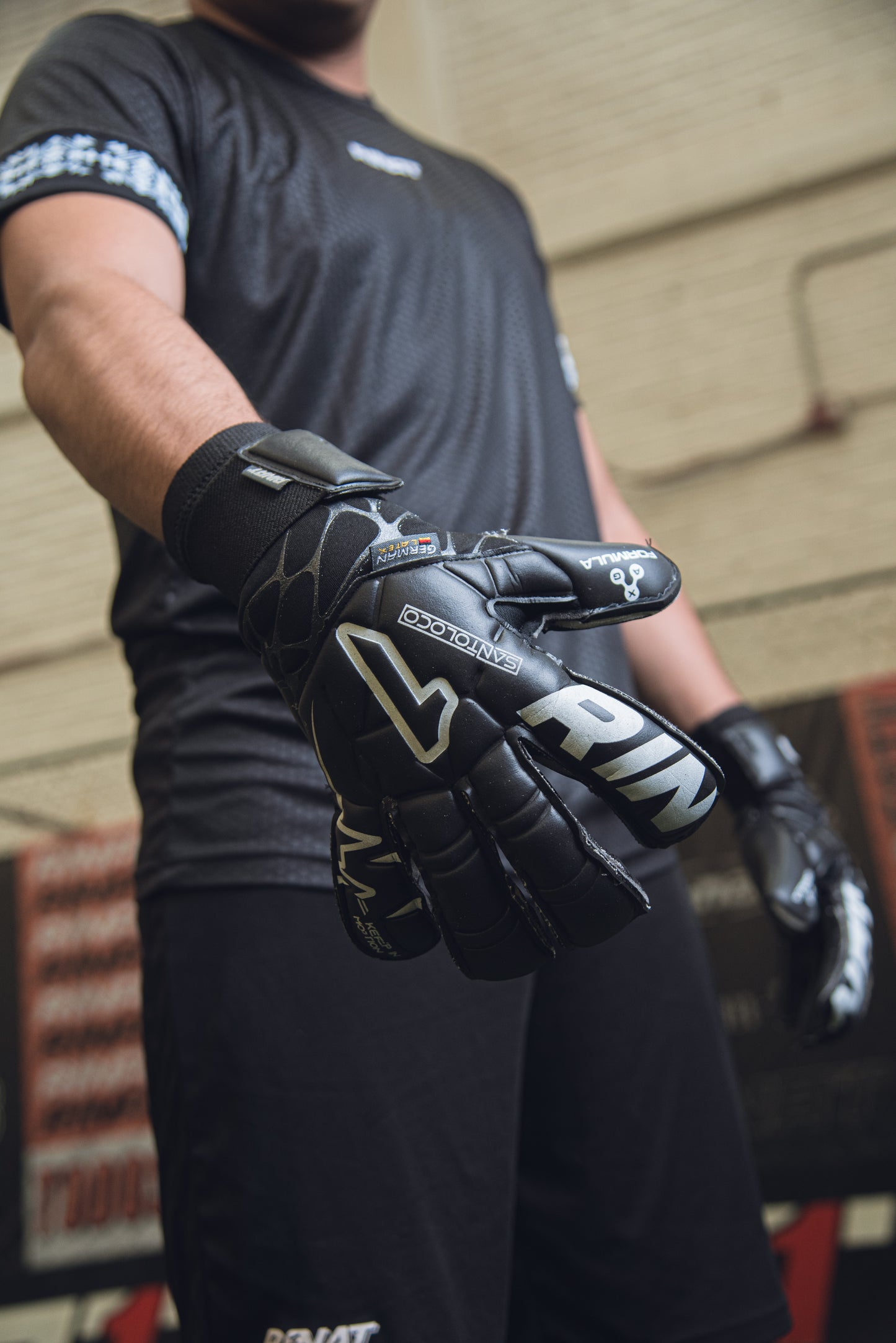 RINAT SANTOLOCO  PRO Black